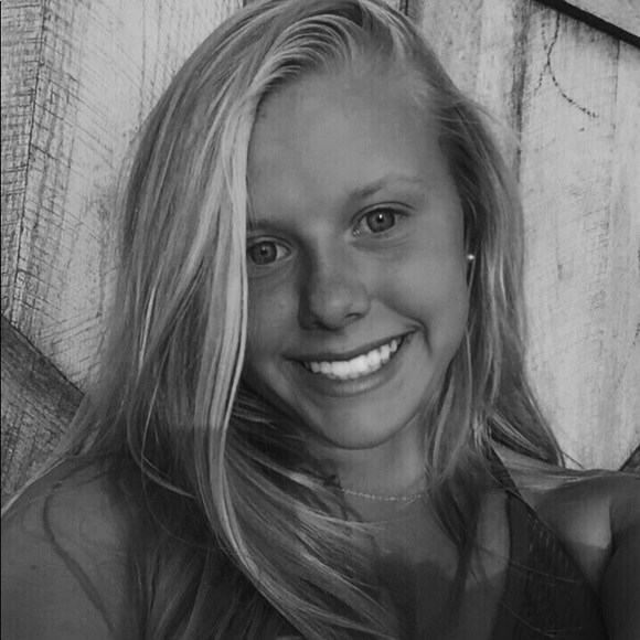 Meet your Posher, Keely - Picture 1 of 1